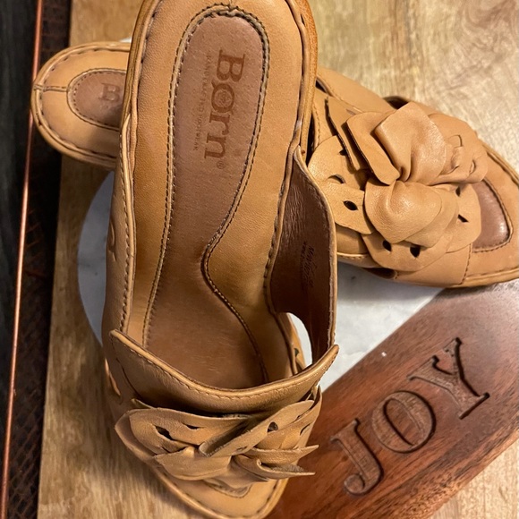 Adorable BORN Slip-on Heels, size 7 - Picture 4 of 5